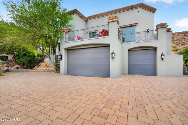 13811 S CANYON Drive, Phoenix, AZ 85048
