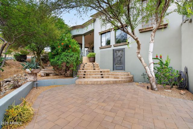 13811 S CANYON Drive, Phoenix, AZ 85048