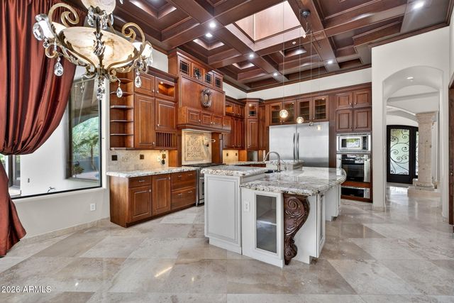 13811 S CANYON Drive, Phoenix, AZ 85048