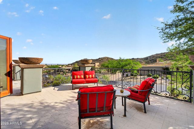 13811 S CANYON Drive, Phoenix, AZ 85048