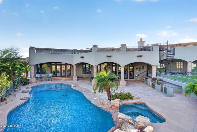 13811 S CANYON Drive, Phoenix, AZ 85048