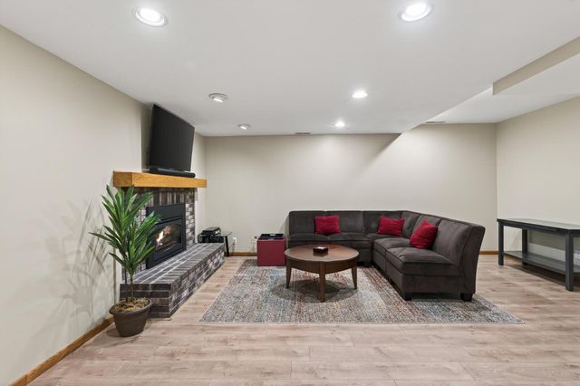 3435 Rosewood Lane N, Plymouth, MN 55441