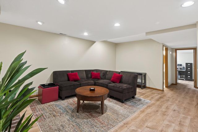 3435 Rosewood Lane N, Plymouth, MN 55441