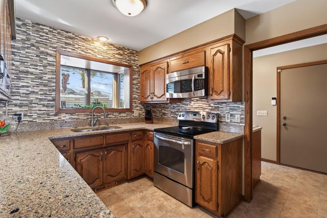 3435 Rosewood Lane N, Plymouth, MN 55441