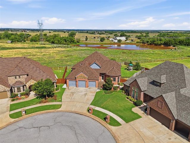 9329 NW 134th Terrace, Yukon, OK 73099