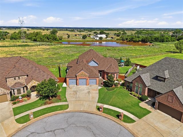 9329 NW 134th Terrace, Yukon, OK 73099