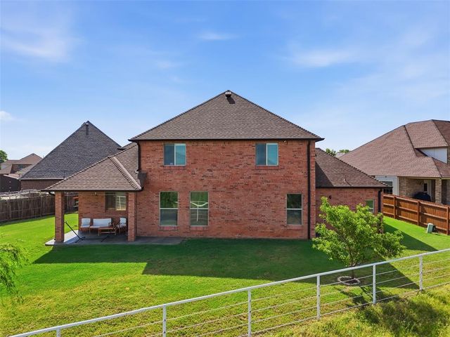 9329 NW 134th Terrace, Yukon, OK 73099
