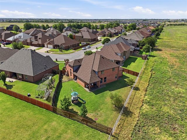 9329 NW 134th Terrace, Yukon, OK 73099