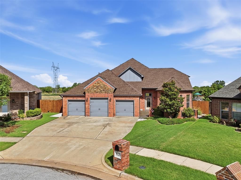 9329 NW 134th Terrace, Yukon, OK 73099