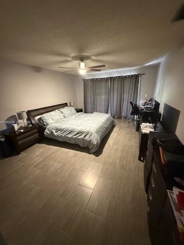 330 Lakeside Ct 206, Sunrise, FL 33326