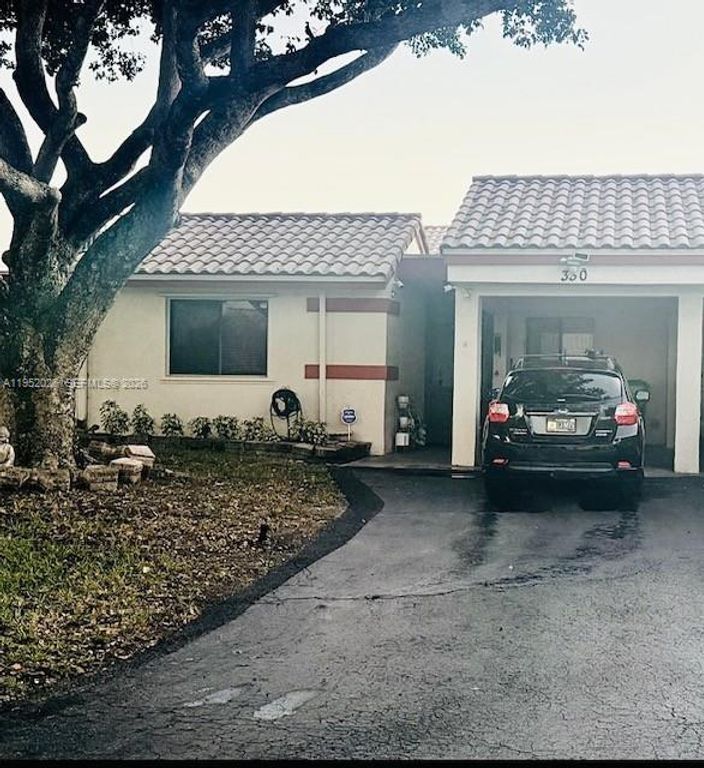 330 Lakeside Ct 206, Sunrise, FL 33326