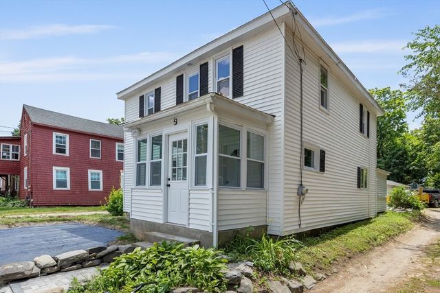 51 Kilbourn Rd, Lancaster, MA 01523