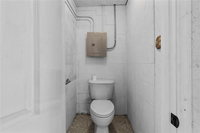 2303 45TH STREET E, Bradenton, FL 34208