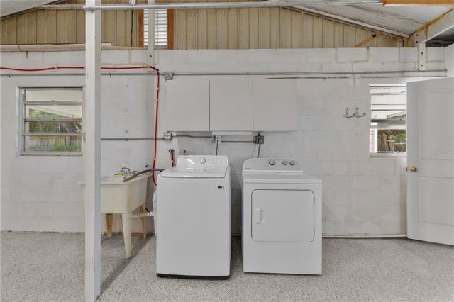 2303 45TH STREET E, Bradenton, FL 34208