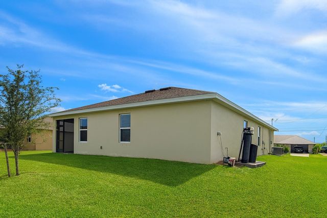 211 NE 20th Street, Cape Coral, FL 33909
