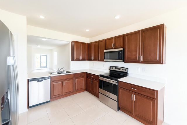 211 NE 20th Street, Cape Coral, FL 33909