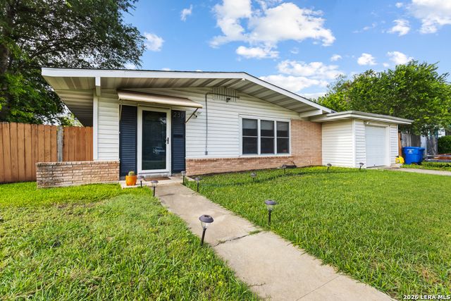 230 BRETTONWOOD DR, San Antonio, TX 78218