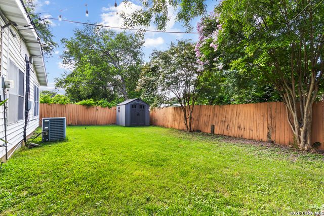 230 BRETTONWOOD DR, San Antonio, TX 78218