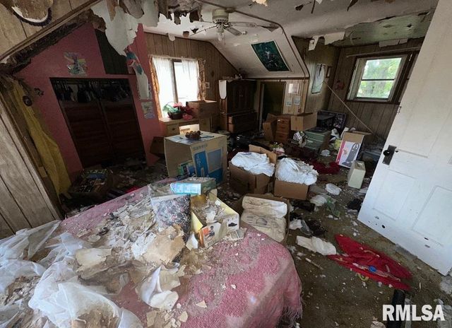 471 E 1ST Street, Galesburg, IL 61401