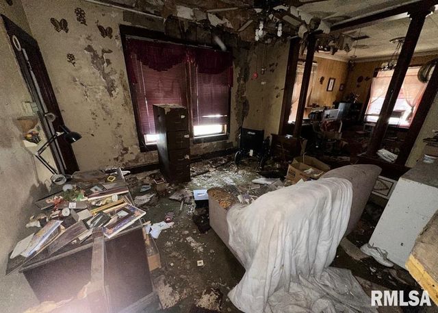 471 E 1ST Street, Galesburg, IL 61401