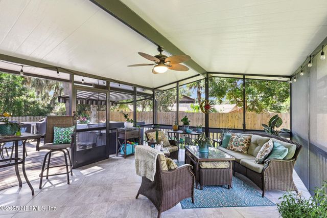 11749 SEAVIEW Drive, Jacksonville, FL 32225