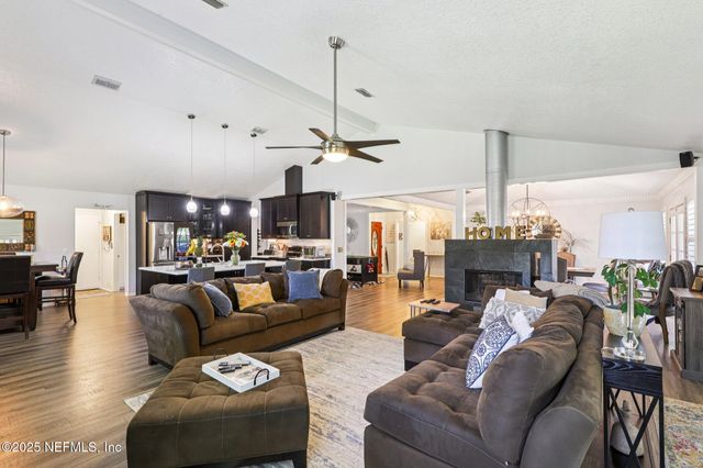 11749 SEAVIEW Drive, Jacksonville, FL 32225