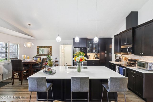 11749 SEAVIEW Drive, Jacksonville, FL 32225