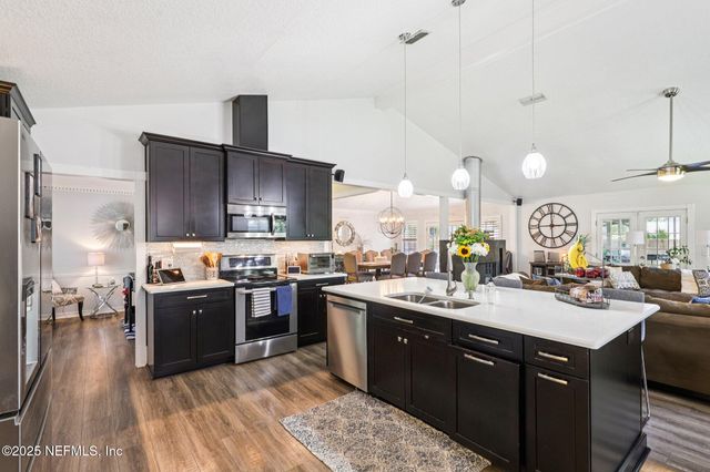 11749 SEAVIEW Drive, Jacksonville, FL 32225