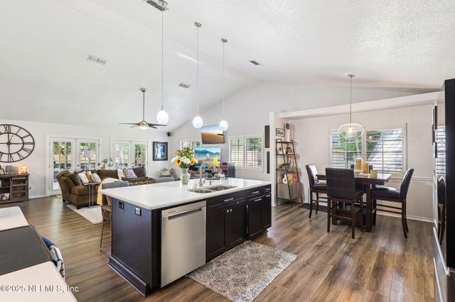 11749 SEAVIEW Drive, Jacksonville, FL 32225