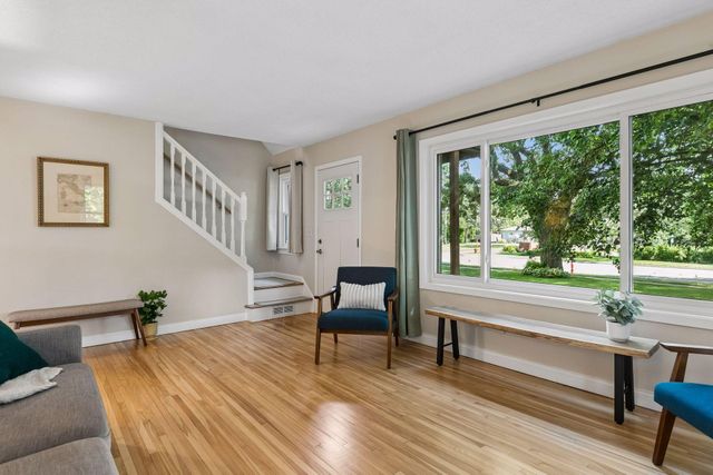 559 Tanglewood Drive, Shoreview, MN 55126