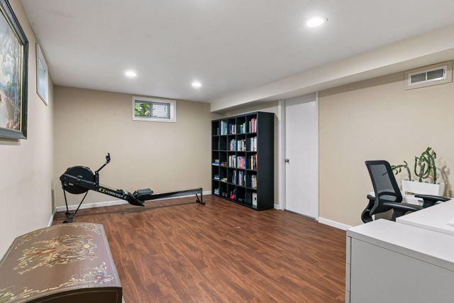 559 Tanglewood Drive, Shoreview, MN 55126