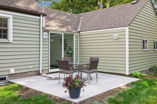 559 Tanglewood Drive, Shoreview, MN 55126