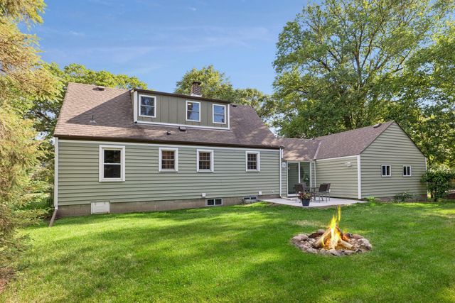 559 Tanglewood Drive, Shoreview, MN 55126