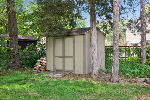 559 Tanglewood Drive, Shoreview, MN 55126