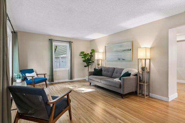 559 Tanglewood Drive, Shoreview, MN 55126