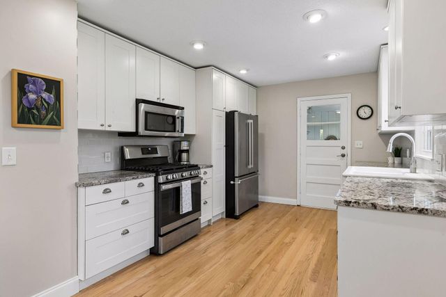 559 Tanglewood Drive, Shoreview, MN 55126