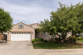 1827 N Joshua Avenue, Clovis, CA 93619