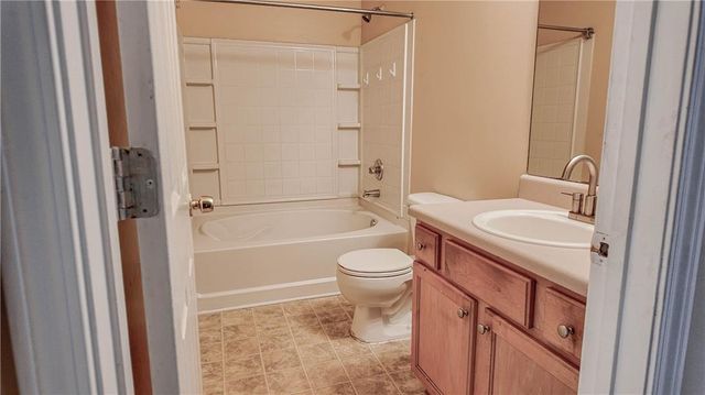2760 Rusticwood Drive, Snellville, GA 30078