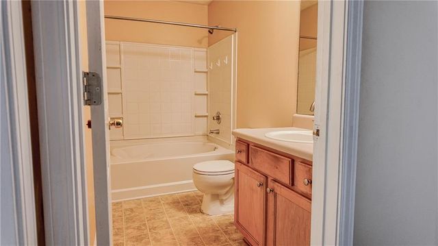 2760 Rusticwood Drive, Snellville, GA 30078