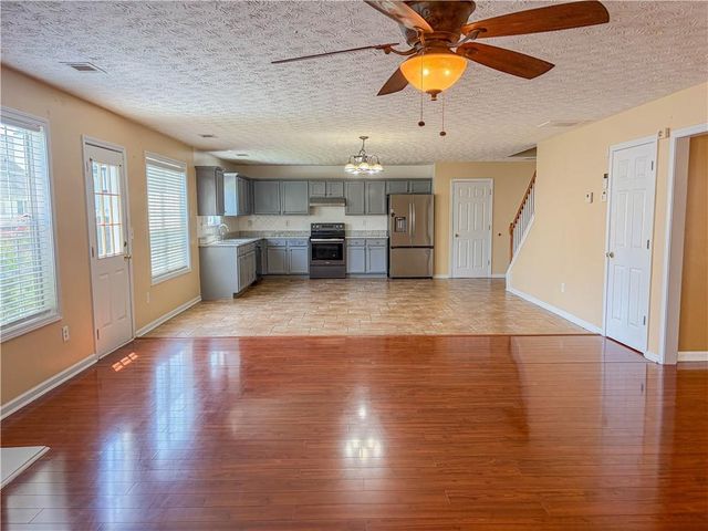 2760 Rusticwood Drive, Snellville, GA 30078
