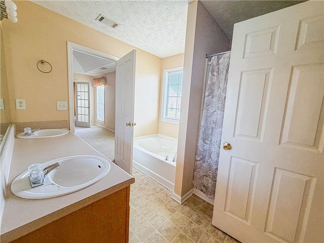 2760 Rusticwood Drive, Snellville, GA 30078