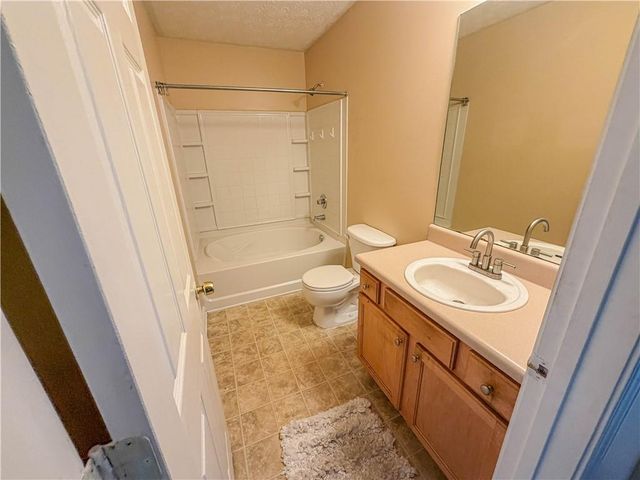 2760 Rusticwood Drive, Snellville, GA 30078