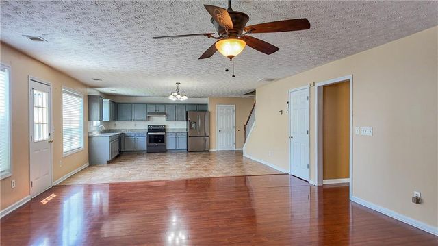 2760 Rusticwood Drive, Snellville, GA 30078