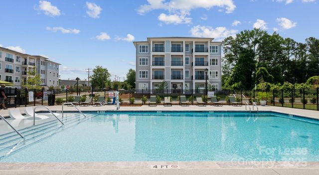 5120 77 Center Drive 2A, Charlotte, NC 28217
