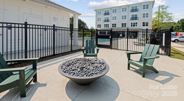 5120 77 Center Drive 2A, Charlotte, NC 28217