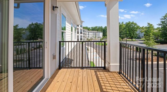 5120 77 Center Drive 2A, Charlotte, NC 28217
