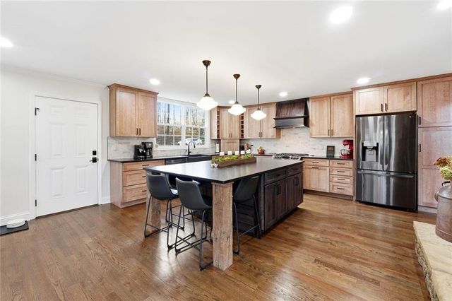 3955 Hiram Lithia Springs SW Road, Powder Springs, GA 30127