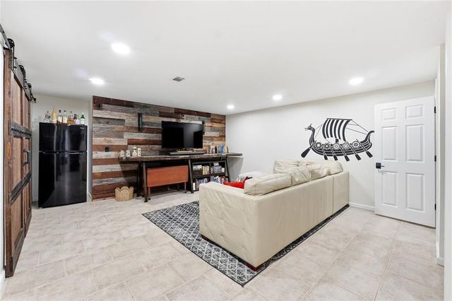 3955 Hiram Lithia Springs SW Road, Powder Springs, GA 30127