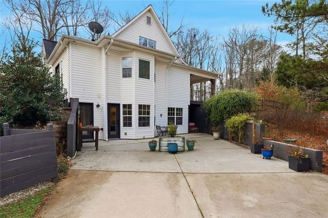 3955 Hiram Lithia Springs SW Road, Powder Springs, GA 30127