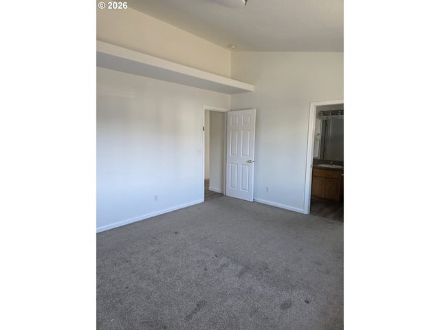 182 WOODDUCK St, Winston, OR 97496